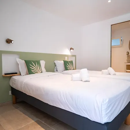 L'escale 3* Порто-Полло