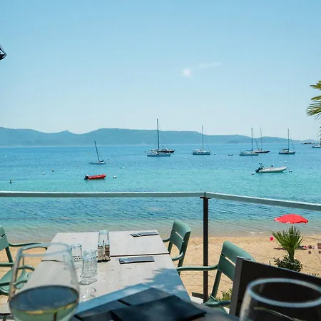 L'escale Hotel 3*